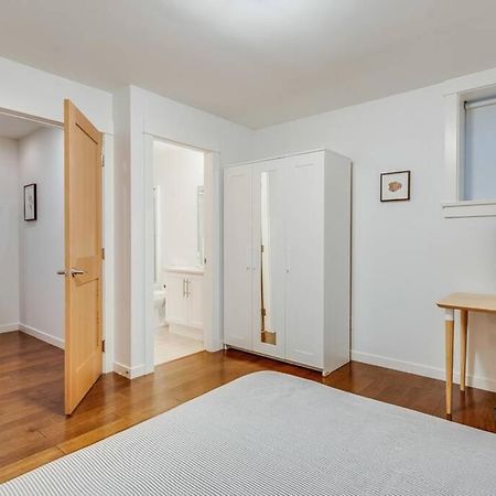 Cedar Hill Sunlit Stay - Bright Spacious & Modern Victoria Bagian luar foto