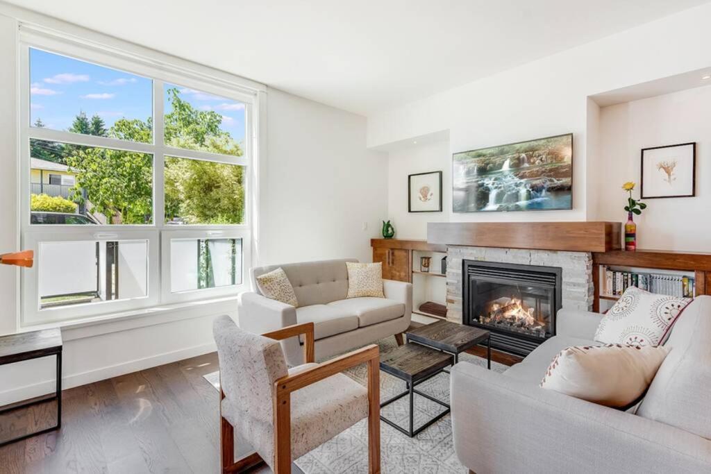 Cedar Hill Sunlit Stay - Bright Spacious & Modern Victoria Bagian luar foto