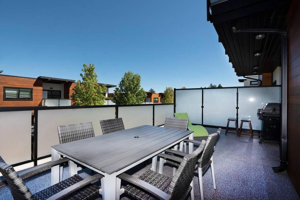 Cedar Hill Sunlit Stay - Bright Spacious & Modern Victoria Bagian luar foto