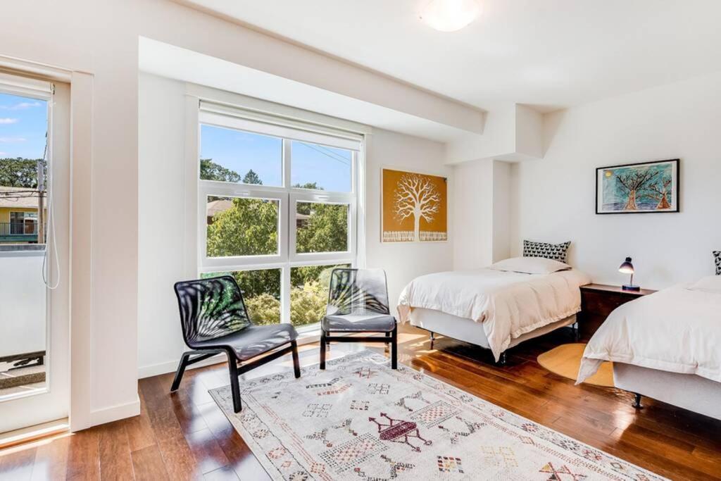 Cedar Hill Sunlit Stay - Bright Spacious & Modern Victoria Bagian luar foto