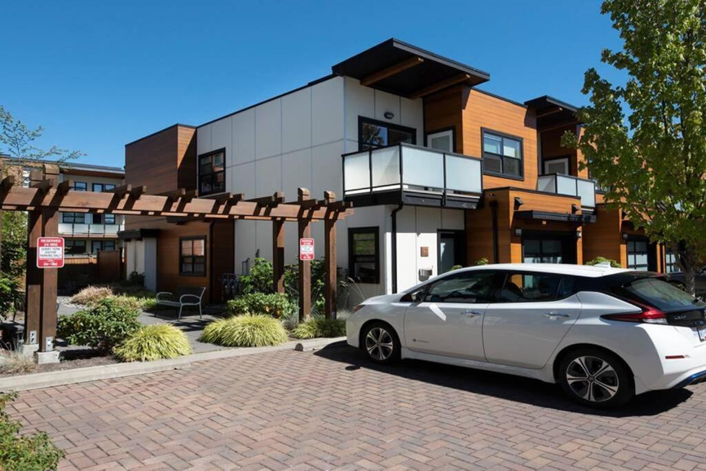 Cedar Hill Sunlit Stay - Bright Spacious & Modern Victoria Bagian luar foto