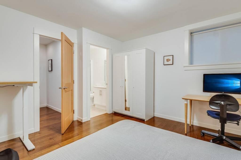 Cedar Hill Sunlit Stay - Bright Spacious & Modern Victoria Bagian luar foto